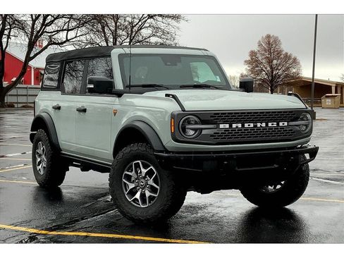 Used 2023 Ford Bronco Badlands AWD/4WD image 2