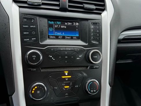 Used 2013 Ford Fusion SE image 25