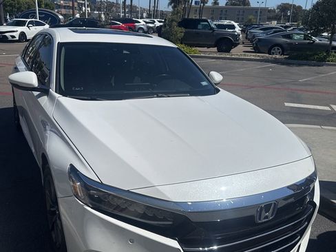 Used 2021 Honda Accord Touring image 4