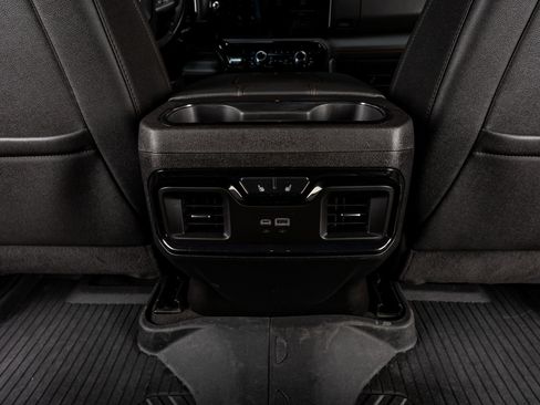 Used 2024 GMC Sierra 2500 AT4 w/ Technology Package image 33