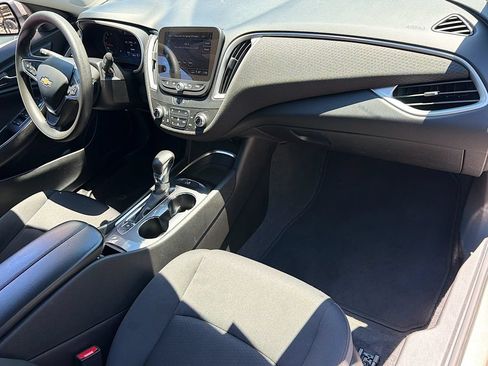 Used 2023 Chevrolet Malibu LT FWD image 28