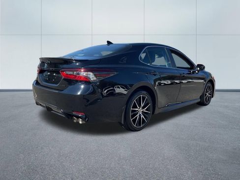 Used 2024 Toyota Camry SE w/ Blackout Package (TMS) image 5