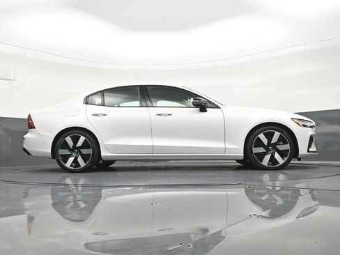 Certified 2024 Volvo S60 T8 Plus AWD/4WD image 30
