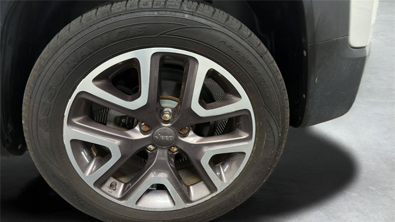 Used 2017 Jeep Renegade Latitude w/ Popular Equipment Group FWD image 24
