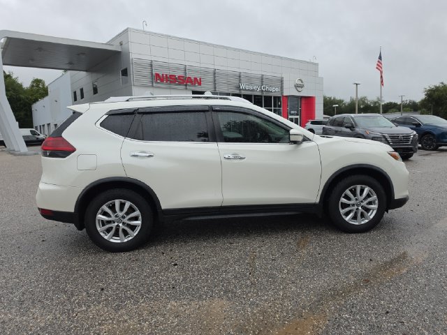 Used 2018 Nissan Rogue SV w/ Sun & Sound Touring Package FWD image 9