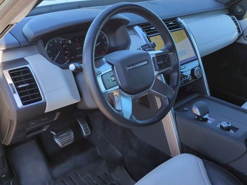 Used 2023 Land Rover Discovery S R-Dynamic image 2