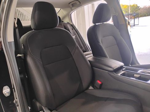 Used 2025 Nissan Sentra S image 16