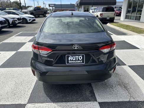 Used 2026 Toyota Corolla LE image 4