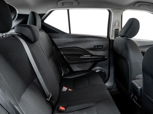 Used 2024 Nissan Kicks S image 33