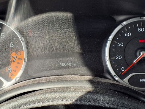 Used 2017 Jeep Renegade Trailhawk image 5