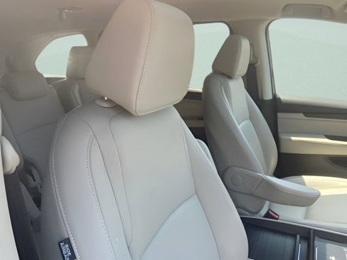 Used 2025 Honda Odyssey EX-L image 8