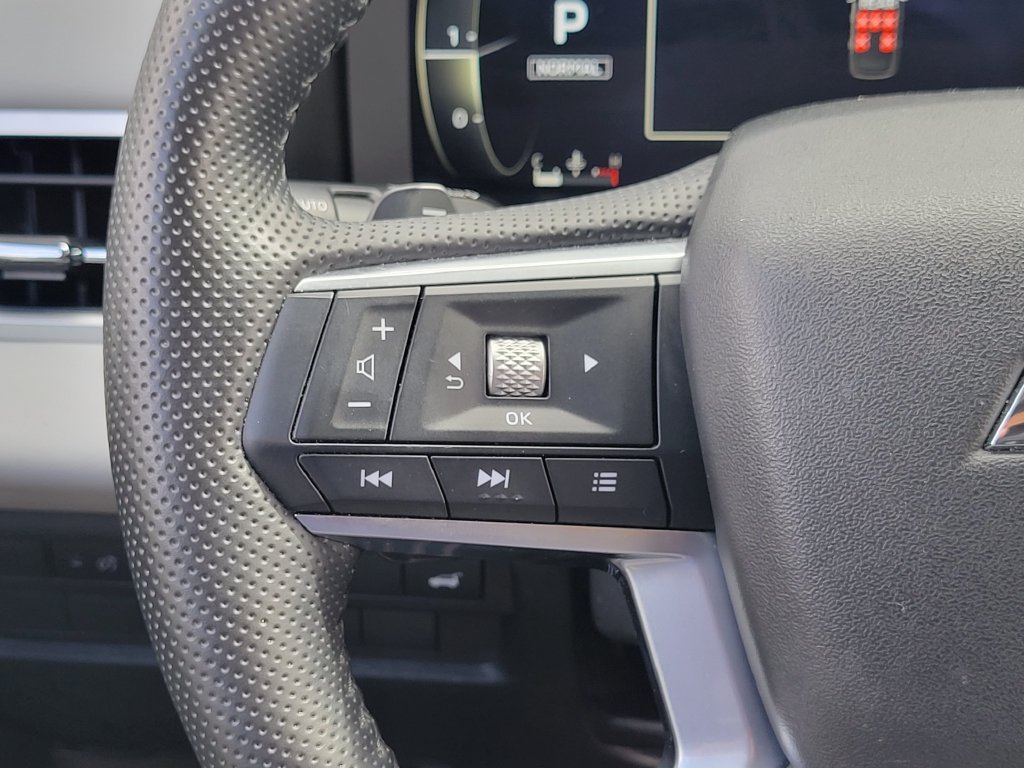 Used 2025 Mitsubishi Outlander SEL AWD/4WD image 5