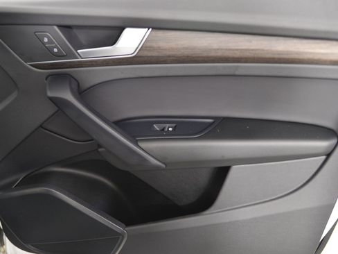 Certified 2025 Audi Q5 Premium w/ Convenience Plus Package image 22