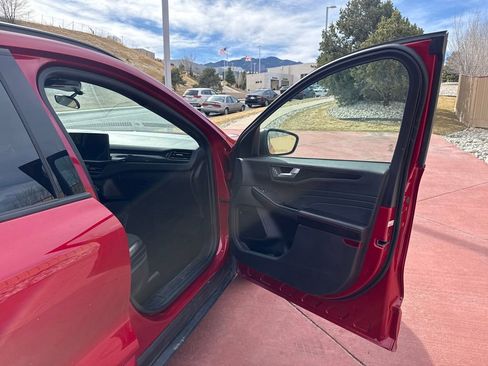 Certified 2024 Ford Escape ST-Line w/ Tech Pack #1 FWD image 28