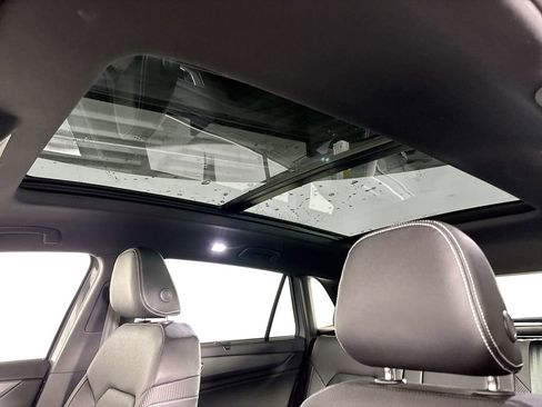 New 2026 Volkswagen Atlas Cross Sport SE image 18