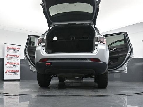 Used 2024 Jeep Compass Trailhawk AWD/4WD image 29