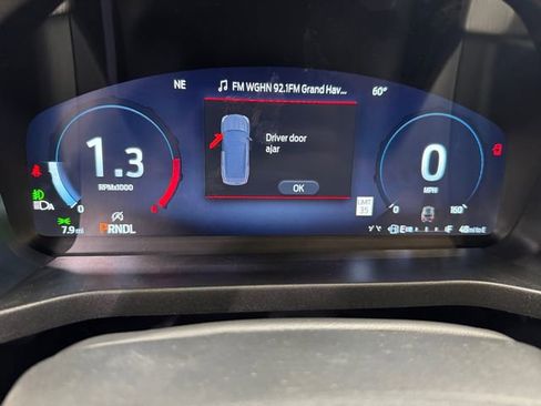 Used 2026 Ford Explorer Active AWD/4WD image 2