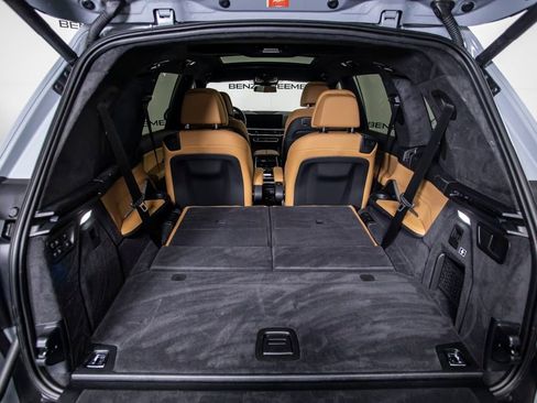 Used 2025 BMW X7 xDrive40i w/ M Sport Package AWD/4WD image 9