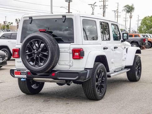 Used 2022 Jeep Wrangler Unlimited Sahara AWD/4WD image 4