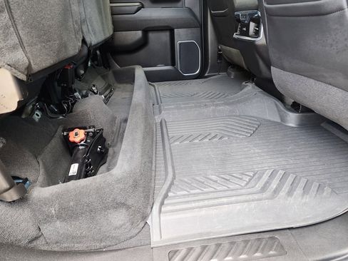 Used 2024 Chevrolet Silverado 2500 LTZ w/ LTZ Convenience Package image 16