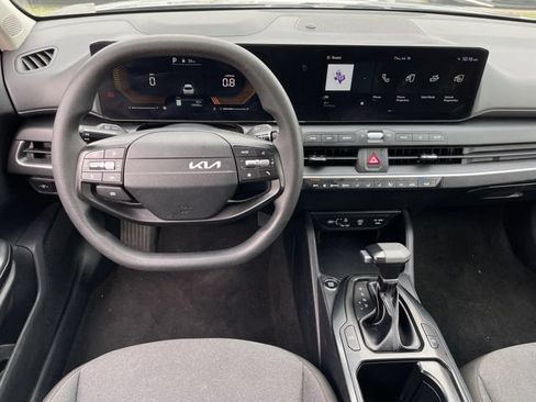 Used 2025 Kia K4 FWD image 10