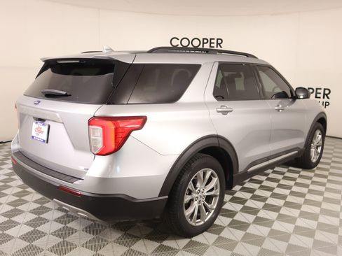 Used 2020 Ford Explorer XLT w/ Equipment Group 202A AWD/4WD image 20