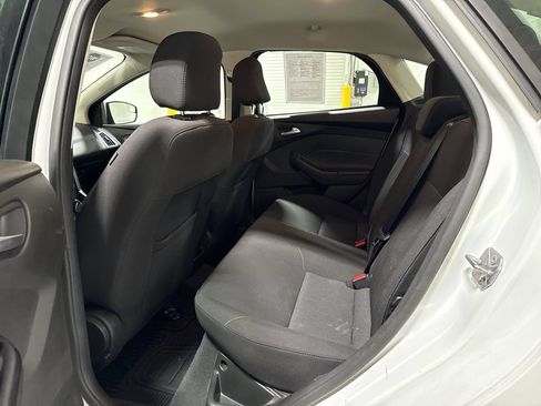 Used 2016 Ford Focus SE w/ Reverse Sensing Package FWD image 22