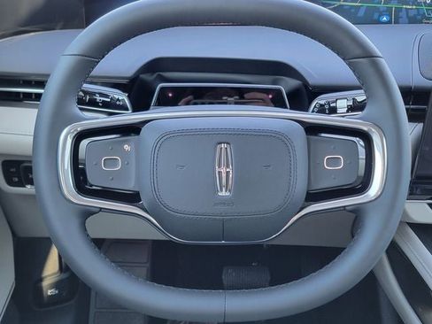 New 2026 Lincoln Nautilus Premier image 29