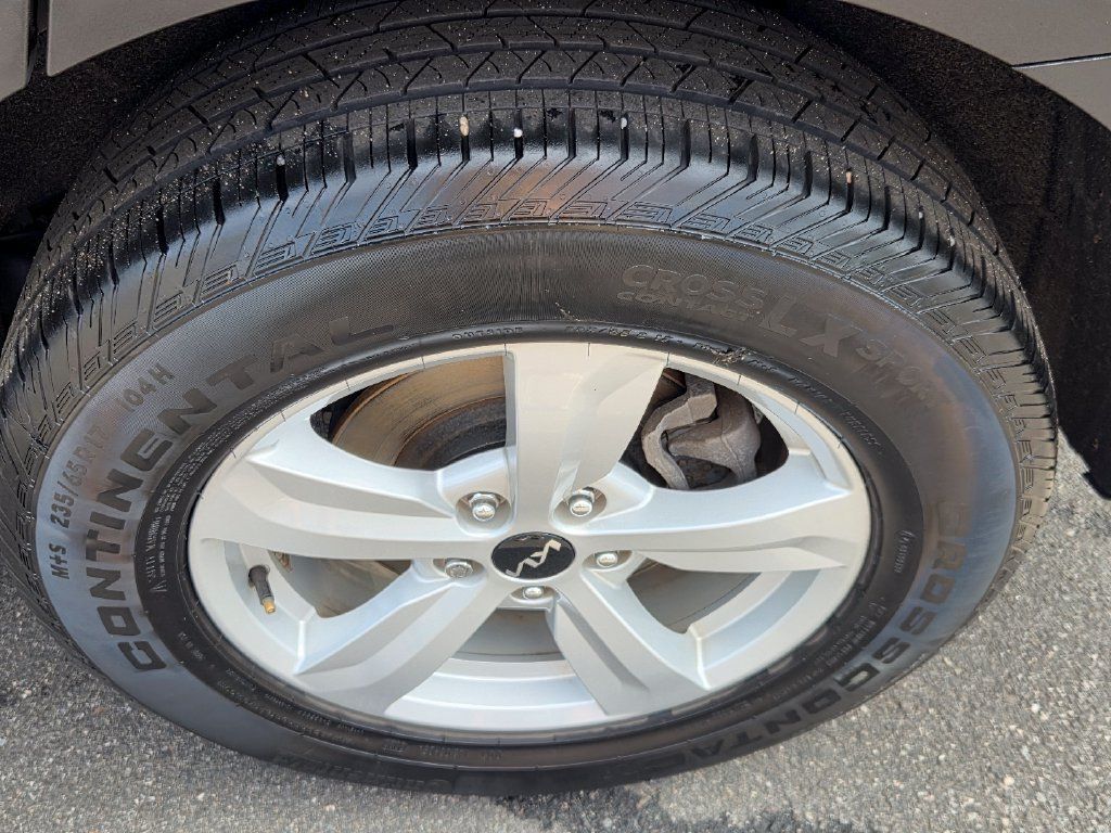 Used 2023 Kia Sorento LX AWD/4WD image 11