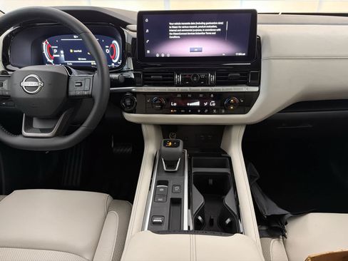 New 2026 Nissan Pathfinder SL w/ SL Premium Package FWD image 20
