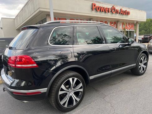 Used 2017 Volkswagen Touareg Wolfsburg Edition AWD/4WD image 6
