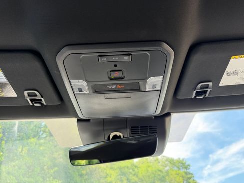 Used 2025 Toyota Tacoma TRD Sport AWD/4WD image 29