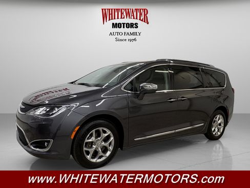 Used 2019 Chrysler Pacifica Limited image 1