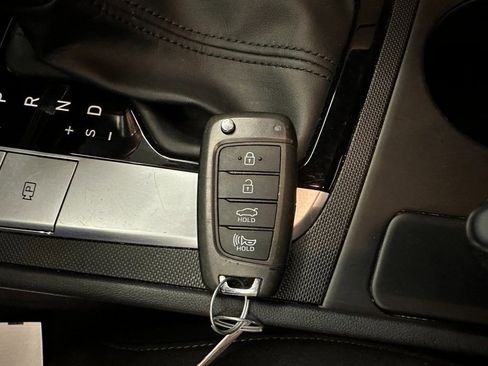 Used 2023 Hyundai Elantra SE image 20