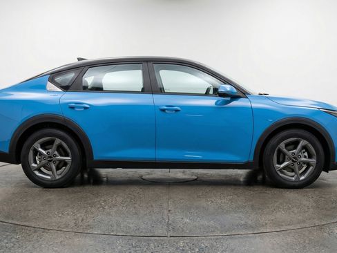Used 2025 Kia K4 FWD image 11