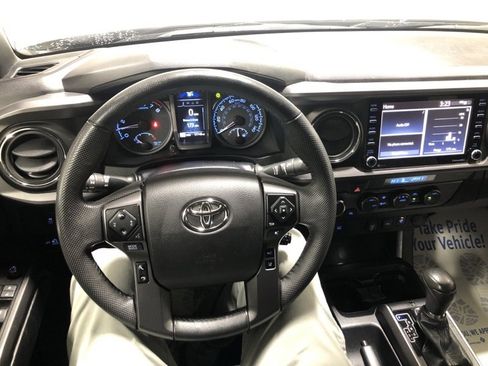 Used 2022 Toyota Tacoma TRD Sport image 24