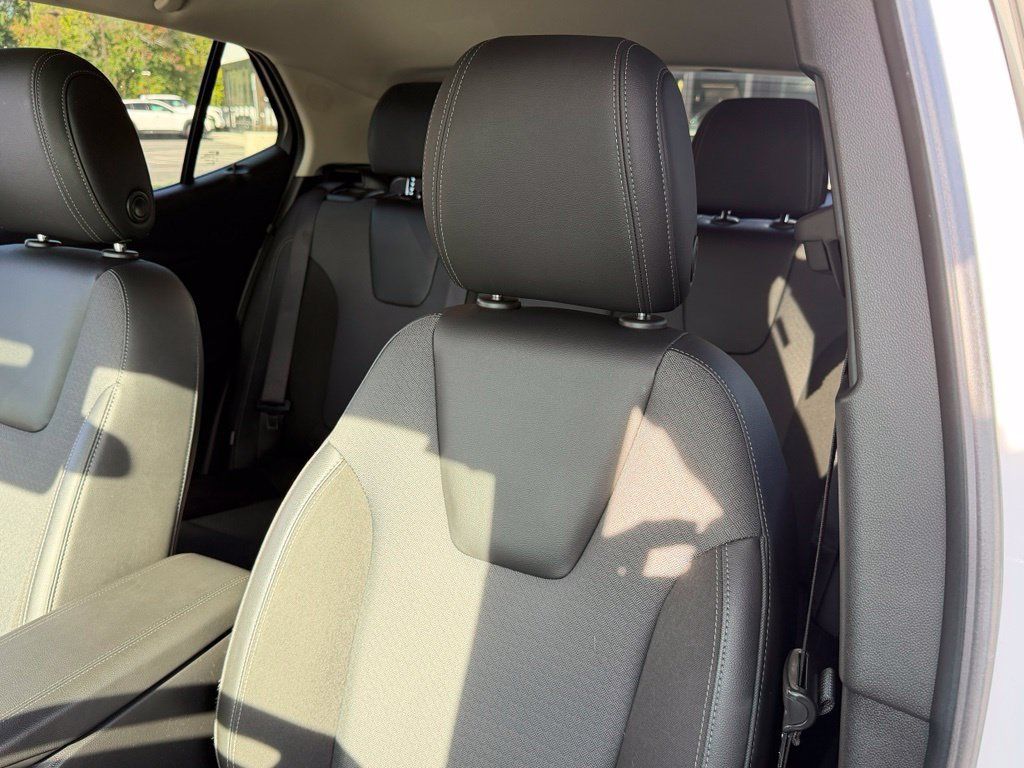 Used 2022 Buick Encore GX Select AWD/4WD image 8