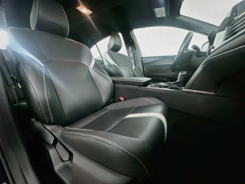 Used 2025 Toyota Camry SE FWD image 31