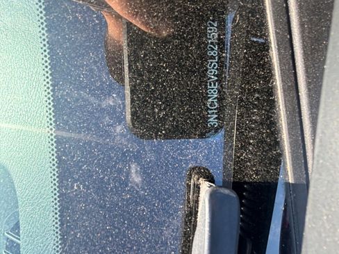 Used 2025 Nissan Versa SV image 9