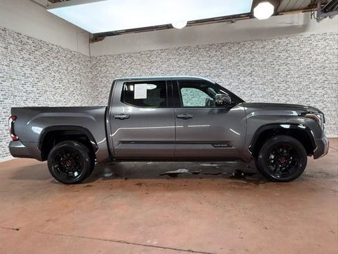 Used 2023 Toyota Tundra Platinum image 5