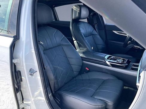 Used 2023 BMW 760i xDrive image 7