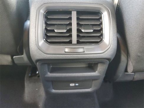 New 2025 Volkswagen Taos SE image 14