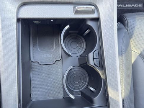 Used 2021 Hyundai Palisade Limited image 17