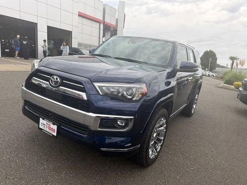 Used 2022 Toyota 4Runner Limited AWD/4WD image 3