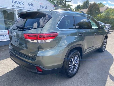 Used 2019 Toyota Highlander XLE image 5