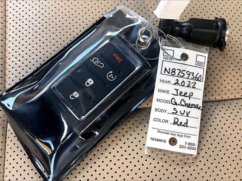 Used 2022 Jeep Grand Cherokee Limited 4xe w/ Luxury Tech Group II AWD/4WD image 15