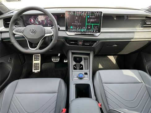 New 2026 Volkswagen Tiguan SE R-Line image 16