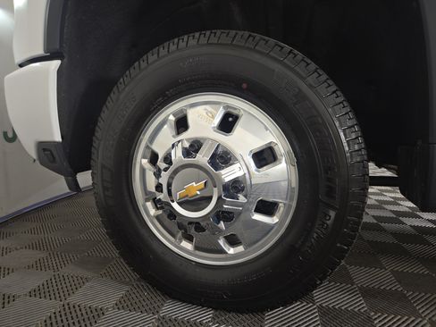 Certified 2025 Chevrolet Silverado 3500 High Country w/ Technology Package AWD/4WD image 36