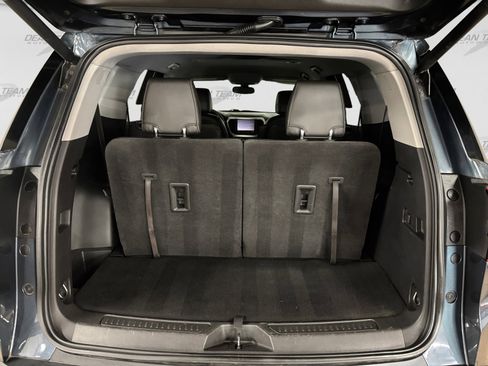 Used 2019 GMC Acadia SLT FWD image 18