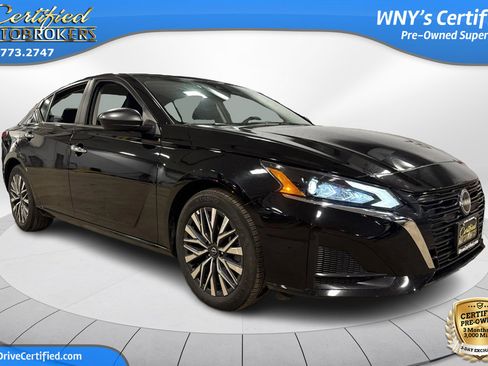 Used 2025 Nissan Altima 2.5 SV FWD image 3